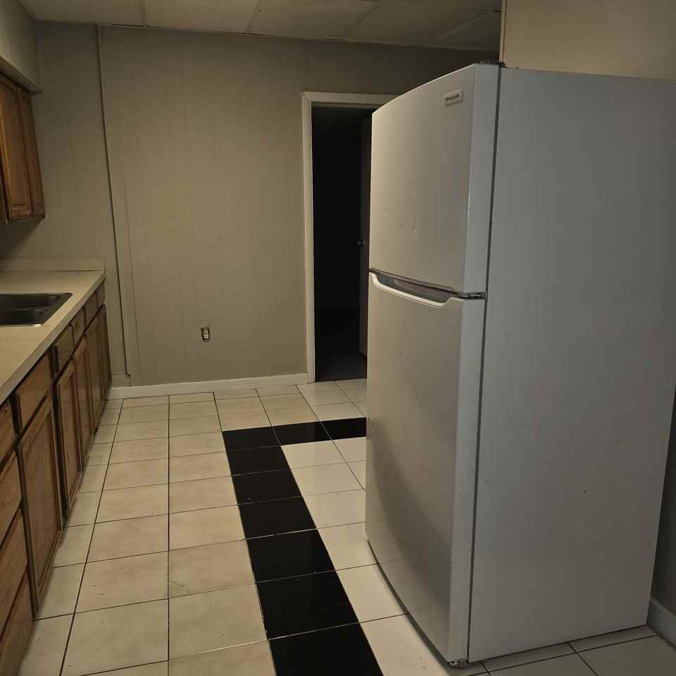 55 W Parkwood Ave #3-57 - Photo 7 of 14