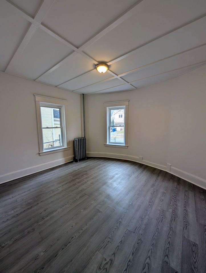 24 Coomes St #2R - Photo 2 of 6