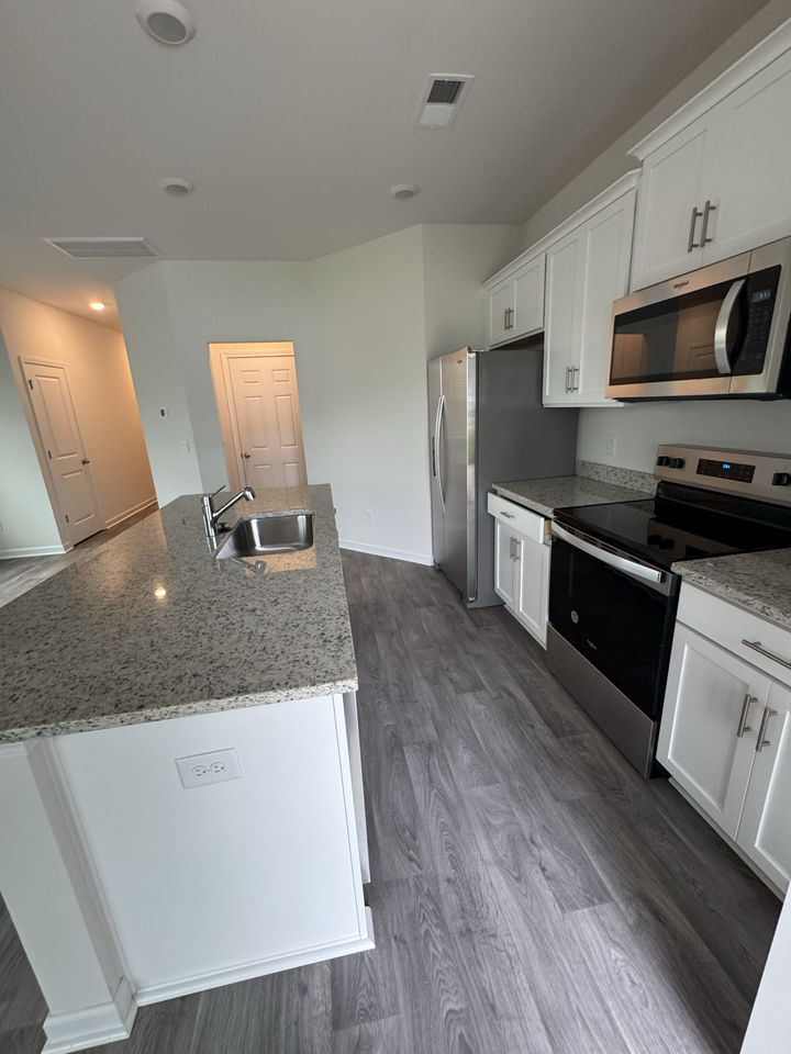2840 Egert Dr - Photo 2 of 8