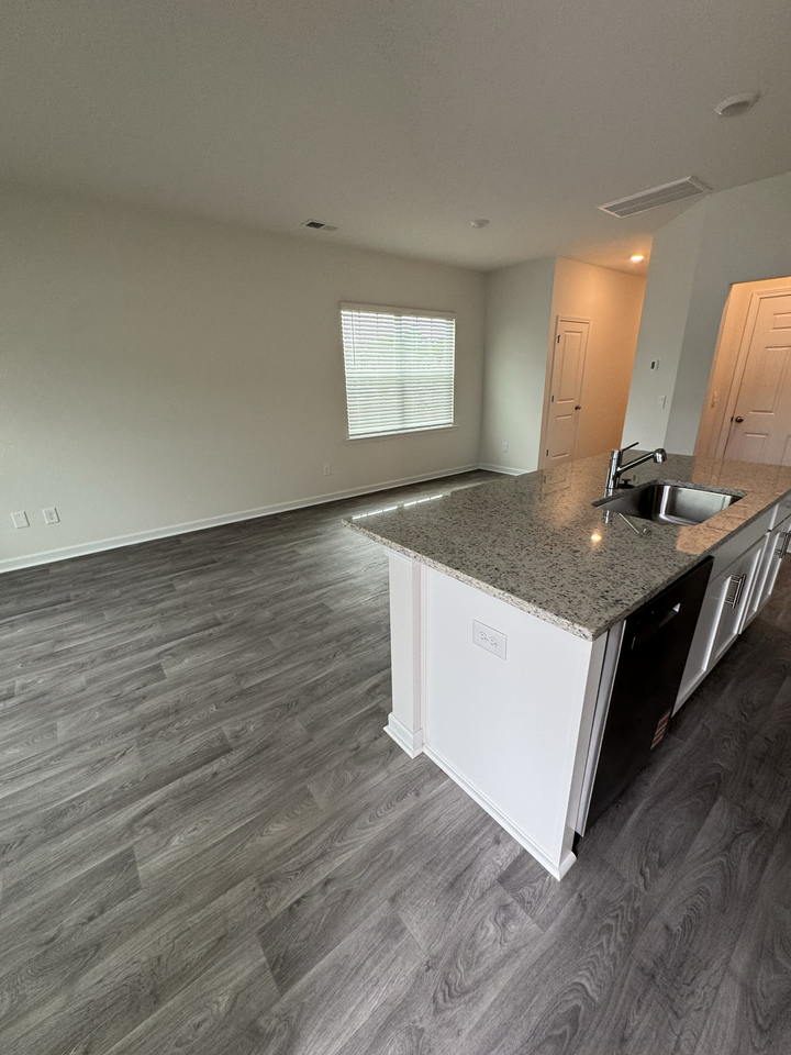 2840 Egert Dr - Photo 5 of 8
