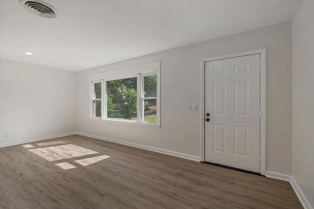 803 Lichfield Rd - Photo 3 of 18
