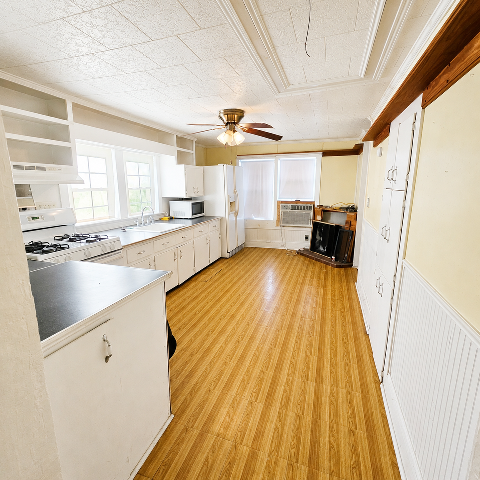 208 W Jefferson St - Photo 3 of 9