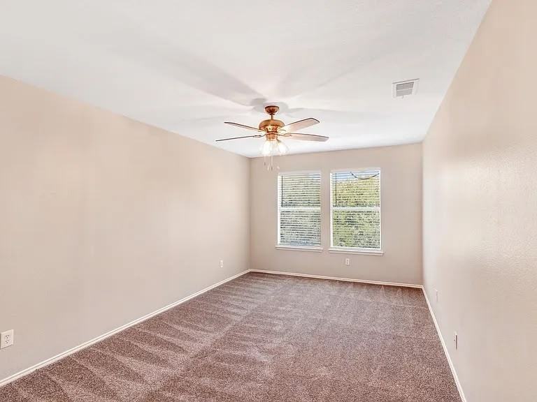 427 Magellan Rd - Photo 6 of 38