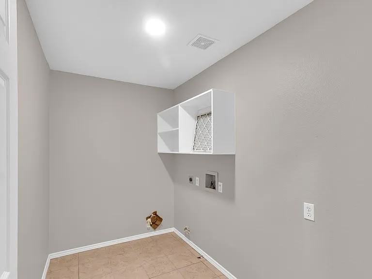427 Magellan Rd - Photo 7 of 38