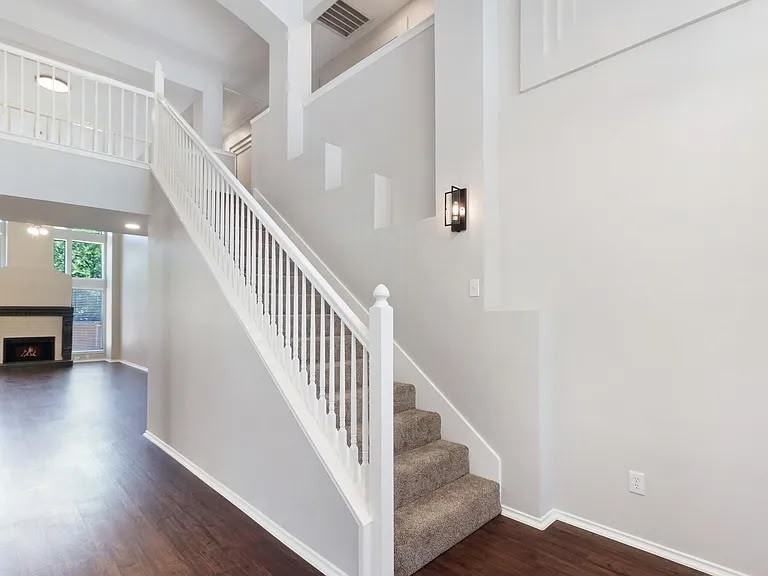 4729 Woodhaven Ln - Photo 5 of 26