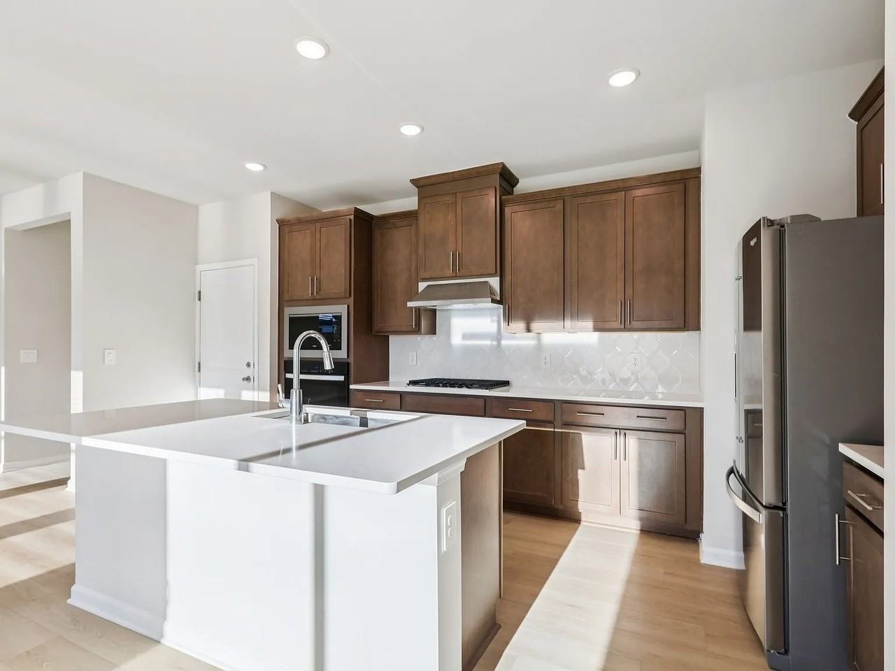 1024 Saint Lawrence Dr - Photo 3 of 14