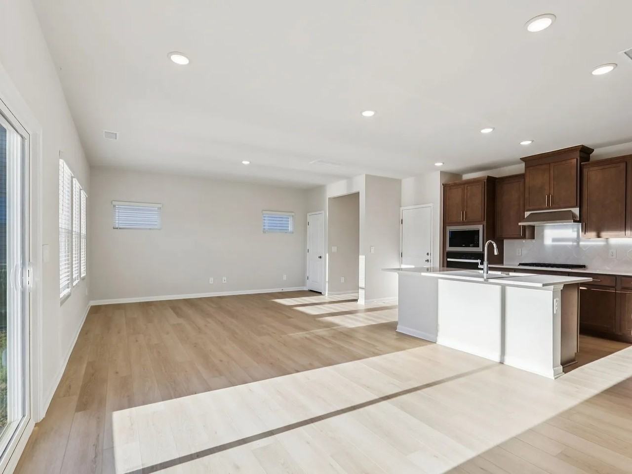 1024 Saint Lawrence Dr - Photo 6 of 14