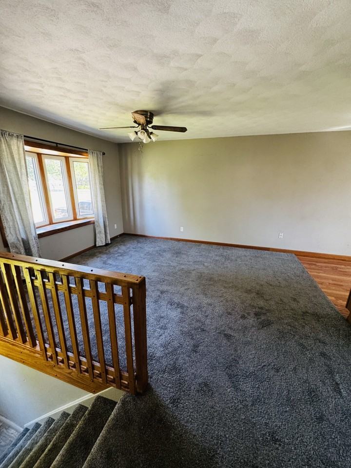 1108 N Algonquin Dr - Photo 3 of 19