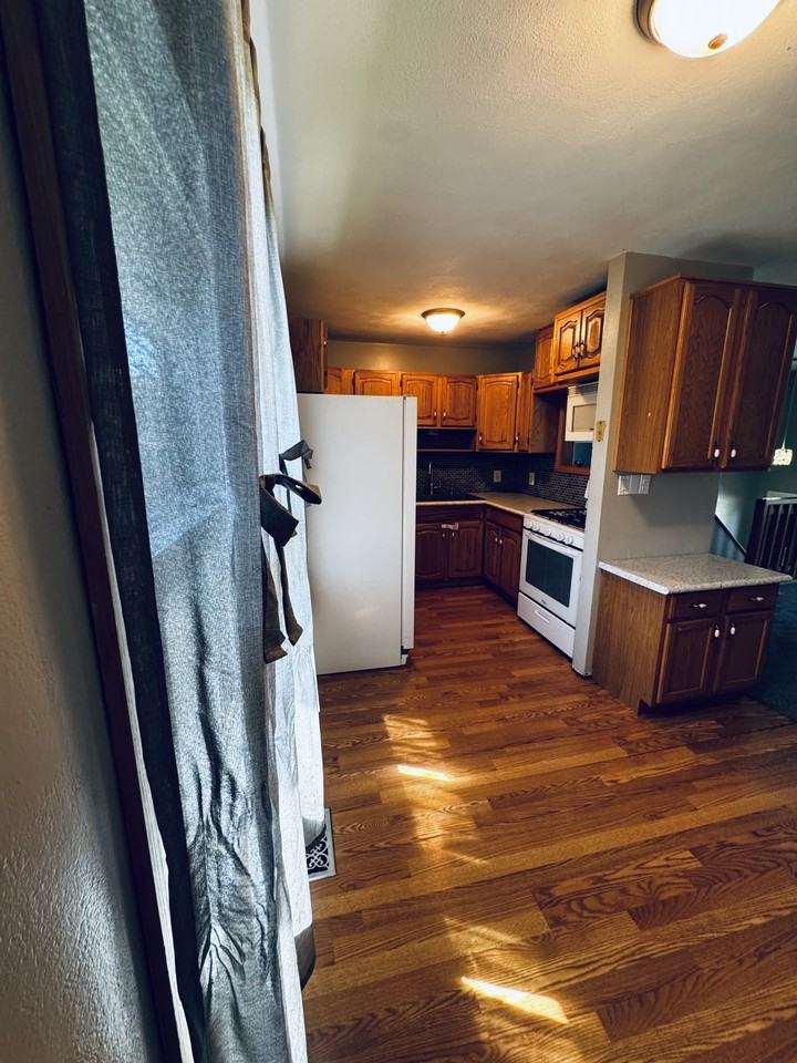 1108 N Algonquin Dr - Photo 5 of 19