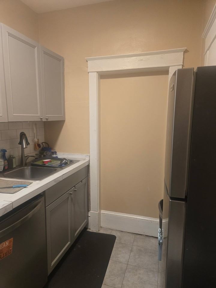 4210 Victoria Blvd #C - Photo 2 of 9