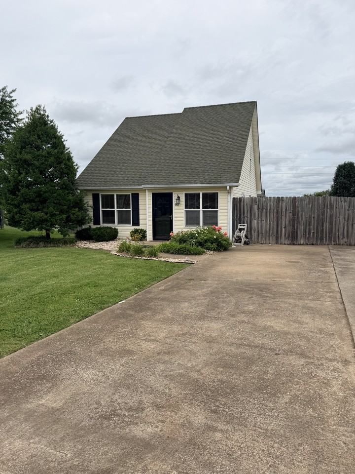761 Jennings Ct - Photo 2 of 26