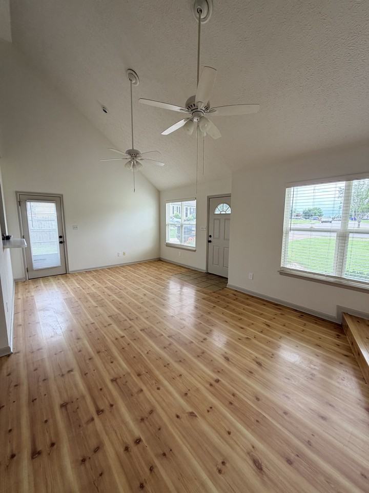 761 Jennings Ct - Photo 5 of 26