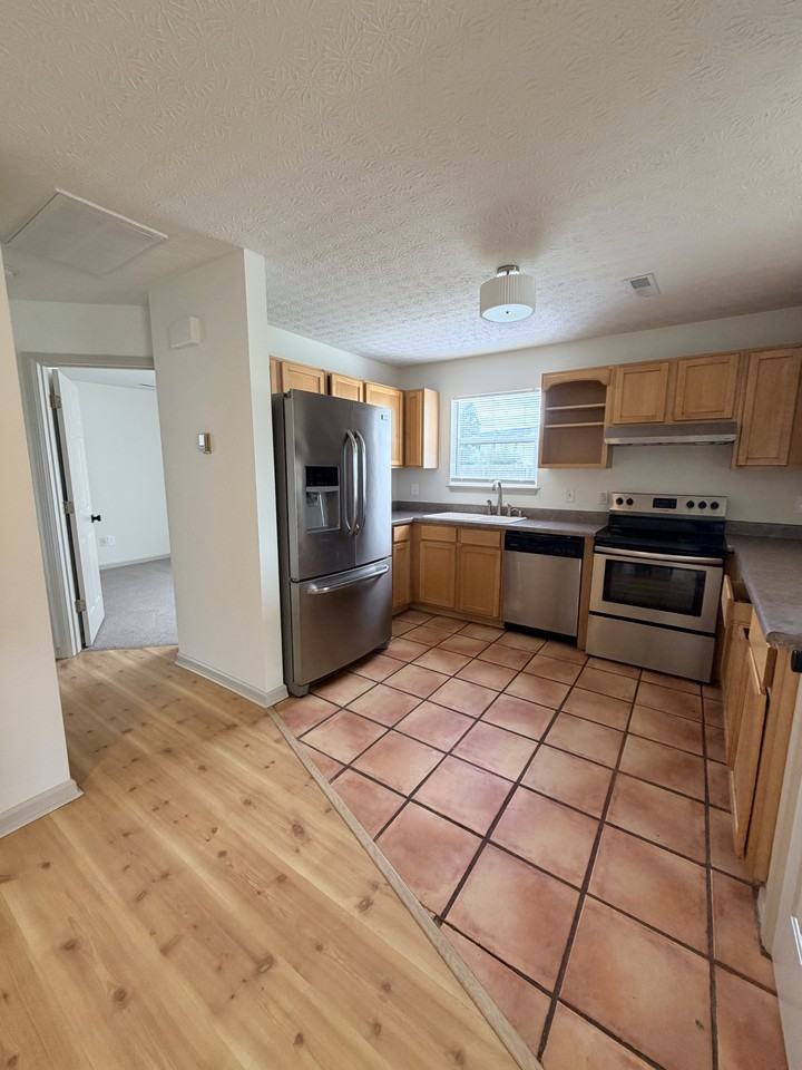 761 Jennings Ct - Photo 6 of 26