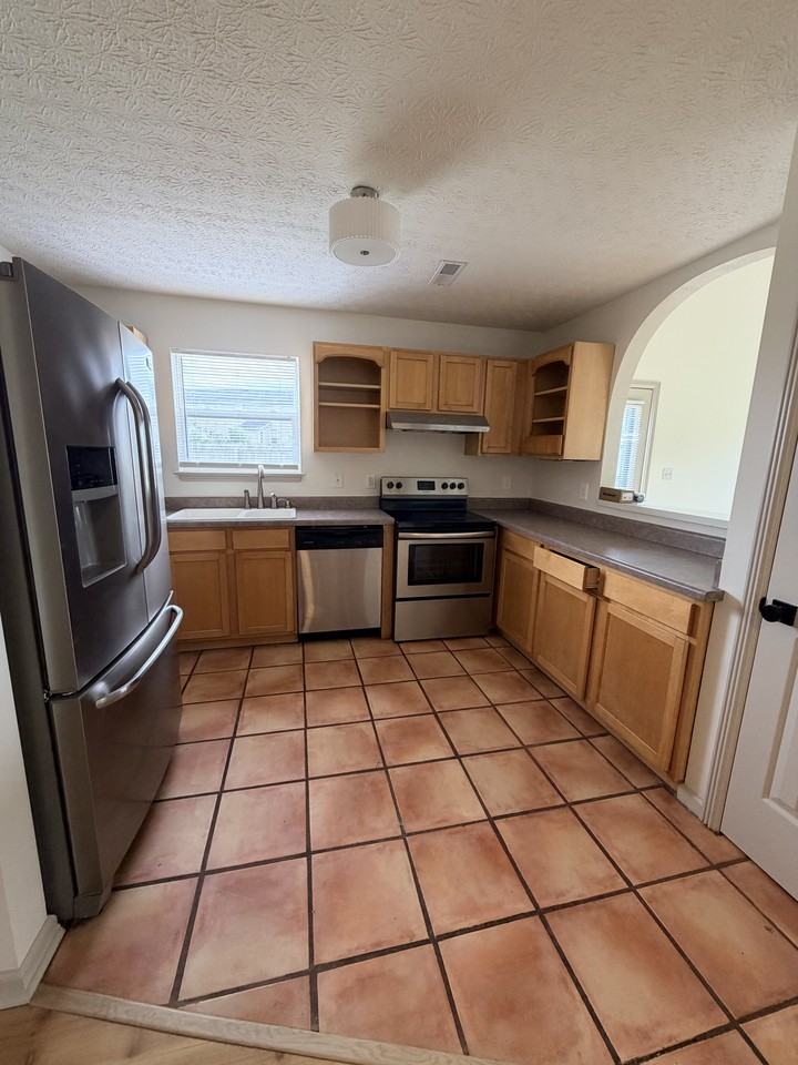 761 Jennings Ct - Photo 7 of 26