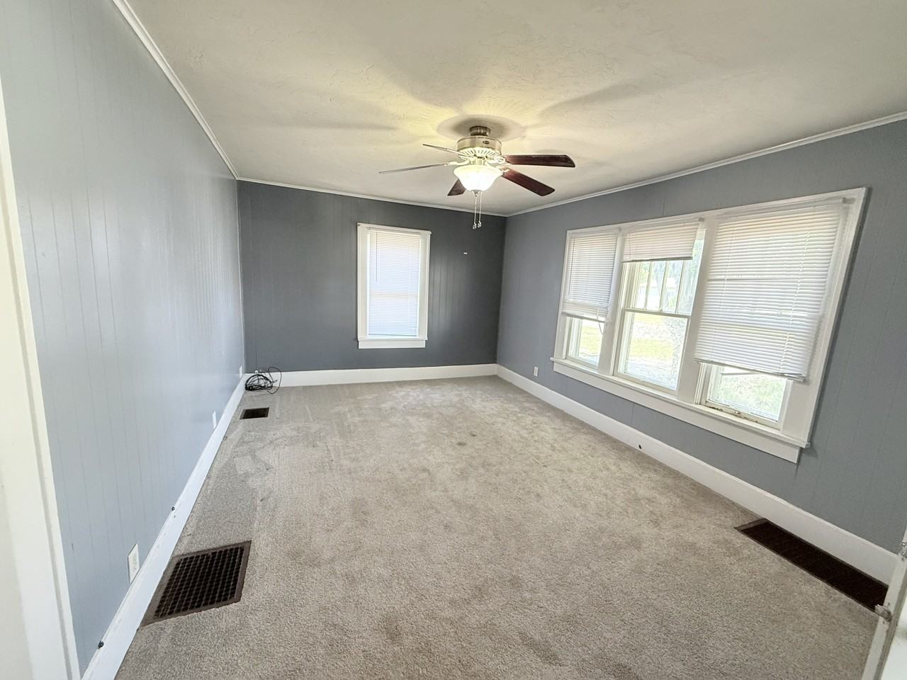 3223 N 12th St - Photo 3 of 10