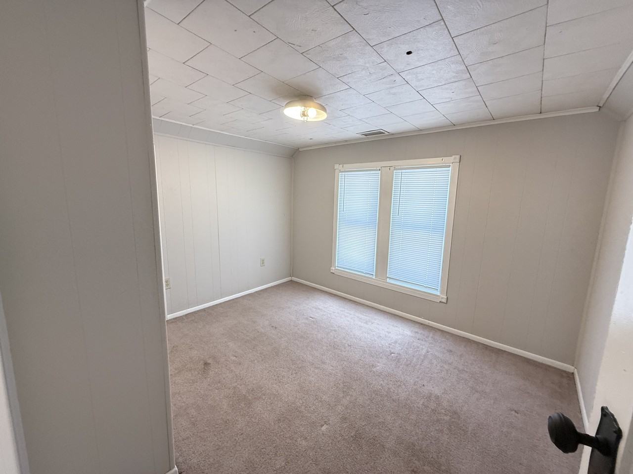 3223 N 12th St - Photo 4 of 10