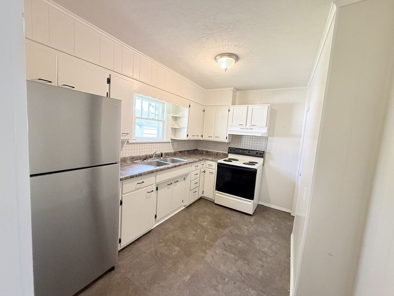 3223 N 12th St - Photo 5 of 10