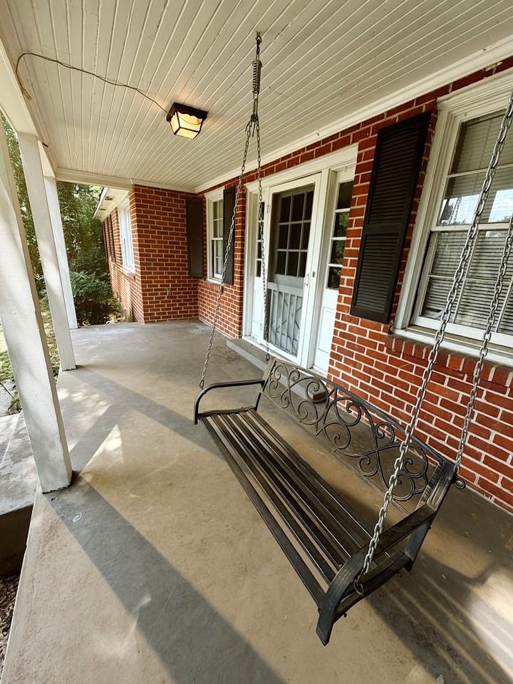 815 6th Ave N - Photo 2 of 9