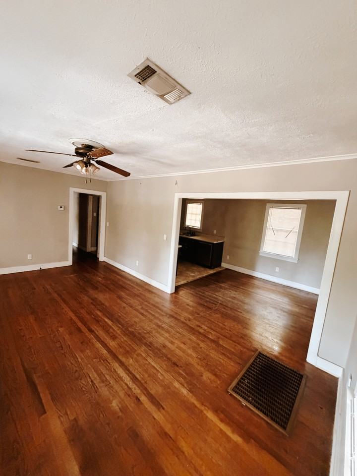 815 6th Ave N - Photo 4 of 9