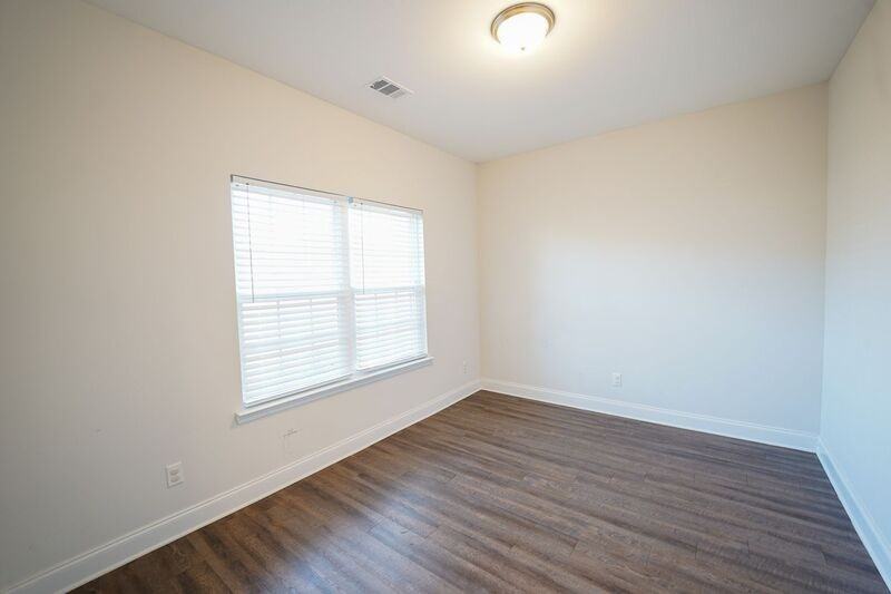 363 Coconut Dr - Photo 7 of 40