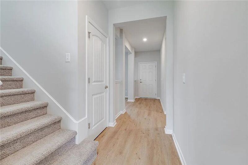 113 Fenway St - Photo 6 of 46