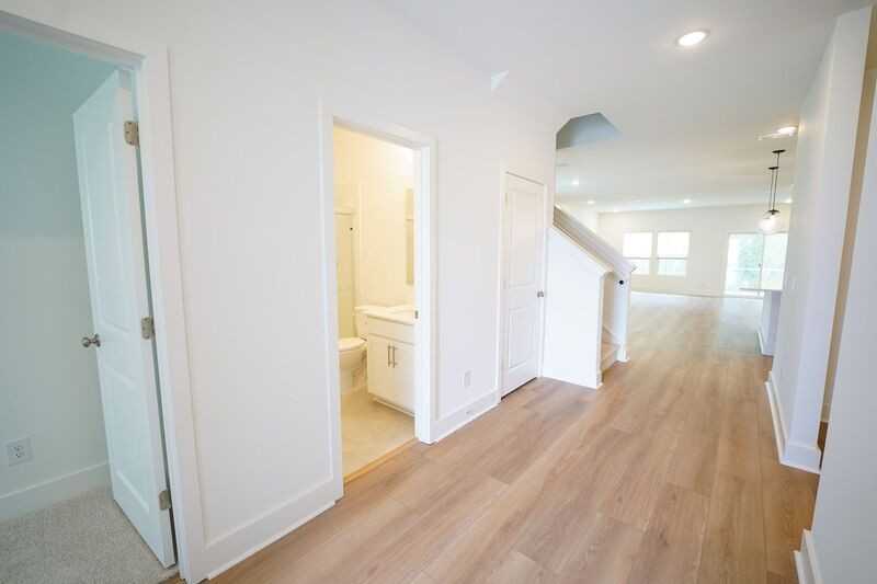 128 Kingswood Cir - Photo 6 of 44