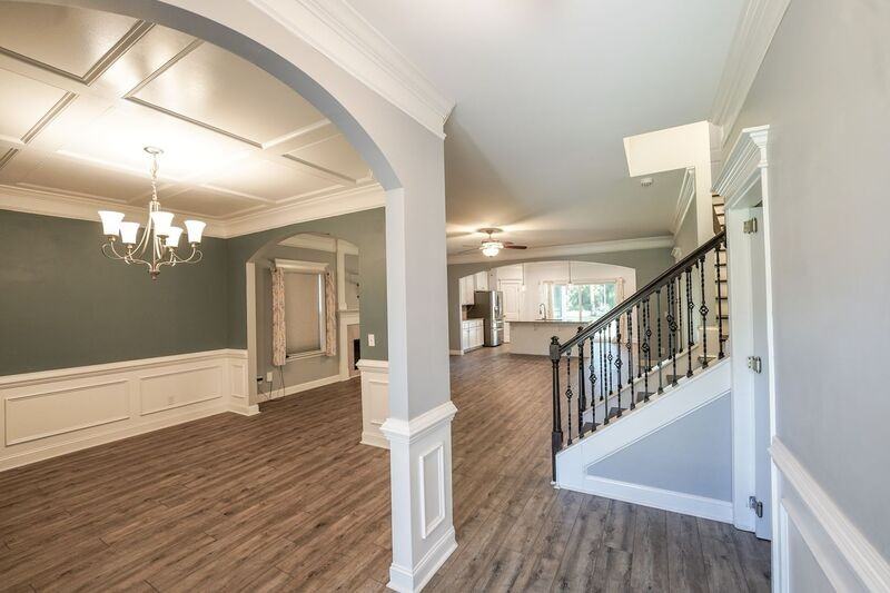 425 Wicklow Dr - Photo 4 of 30
