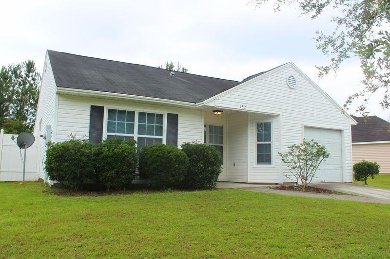 132 Bluelake Blvd - Photo 2 of 41