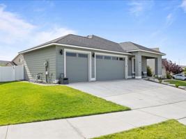 featured image of 4725 Roark Dr