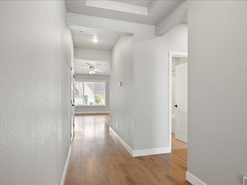 4725 Roark Dr - Photo 4 of 24