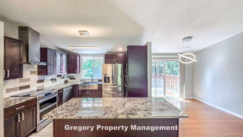 17606 Brook Blvd - Photo 7 of 31