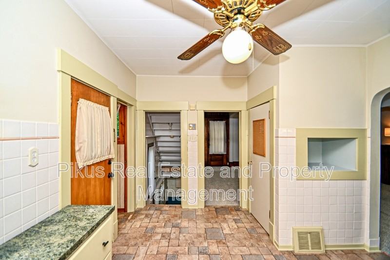 9459 Maple Ave Se - Photo 3 of 23