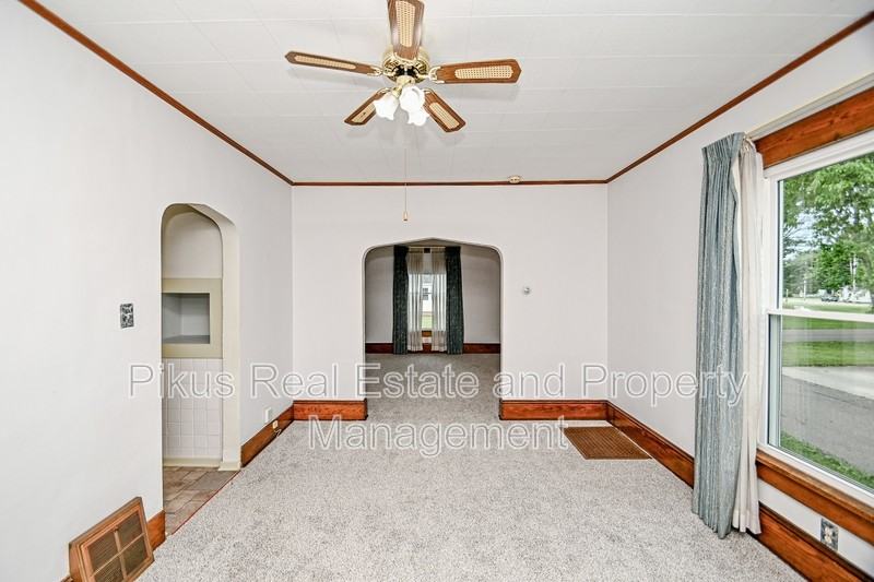 9459 Maple Ave Se - Photo 6 of 23