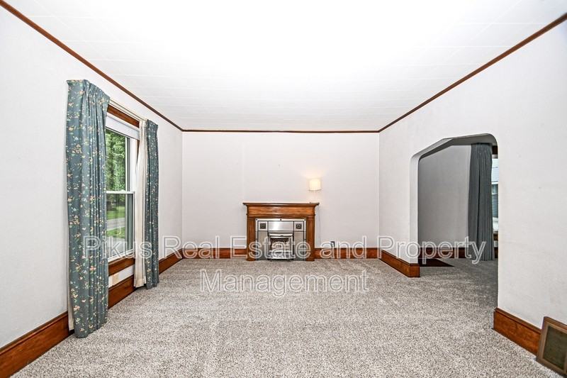 9459 Maple Ave Se - Photo 7 of 23