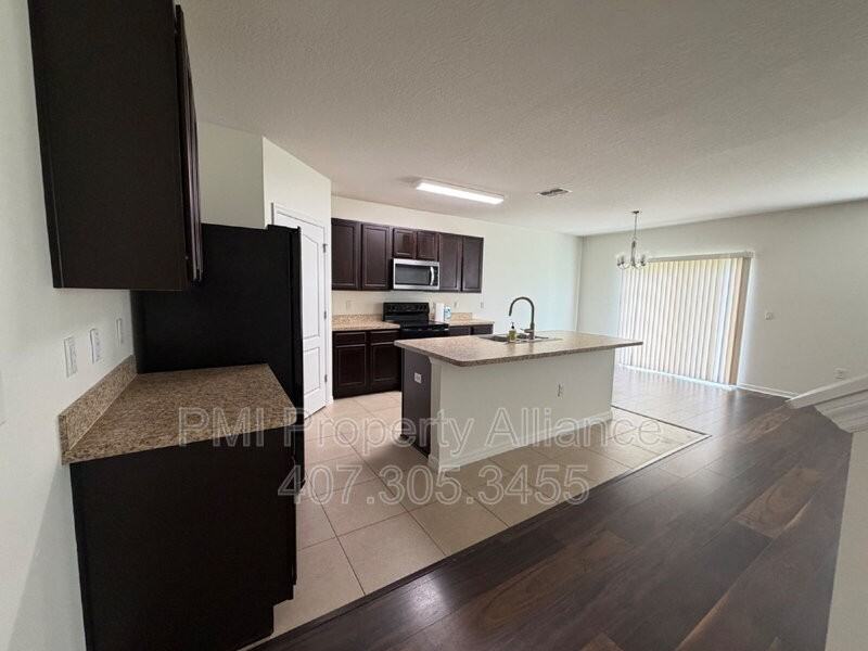 131 Bella Dr - Photo 3 of 29