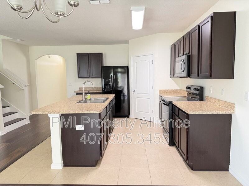 131 Bella Dr - Photo 4 of 29