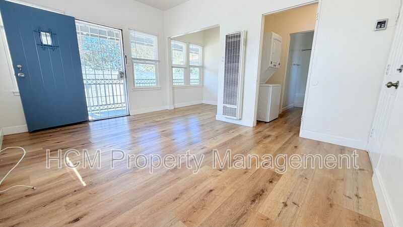 202 E Walnut St #216 - Photo 5 of 11