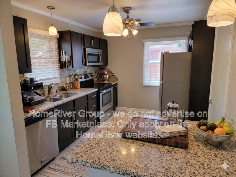 2832 Nw 66th St - Photo 3 of 10