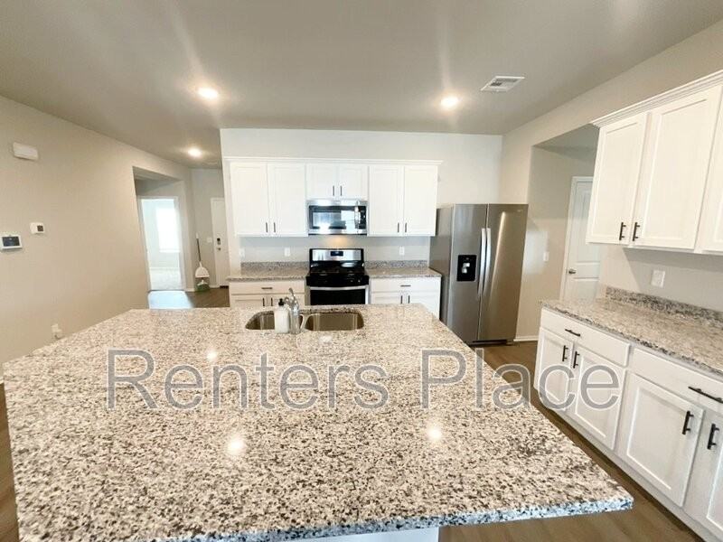 3318 N 23rd West Ave - Photo 4 of 17