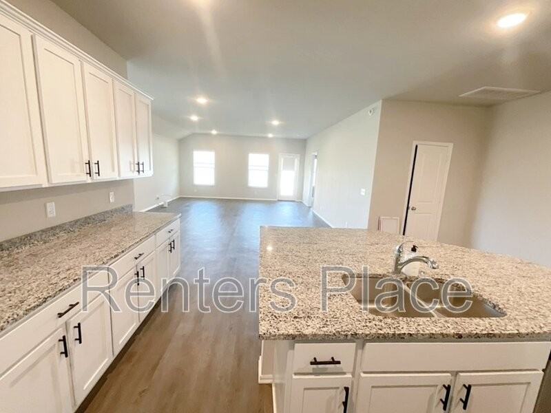 3318 N 23rd West Ave - Photo 6 of 17