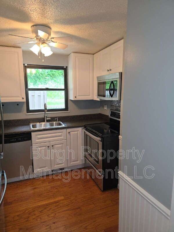 3135 Laurel Ridge Cir - Photo 2 of 17