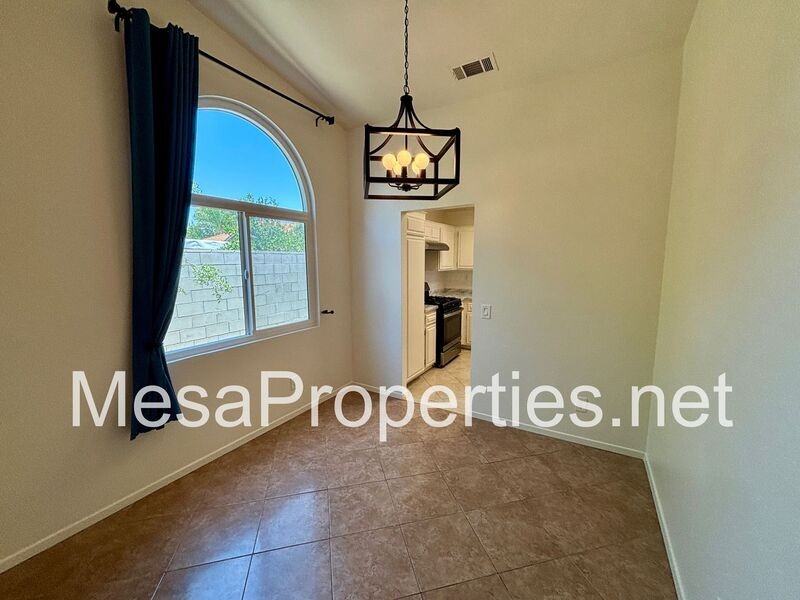 1412 Pace Ct - Photo 5 of 17