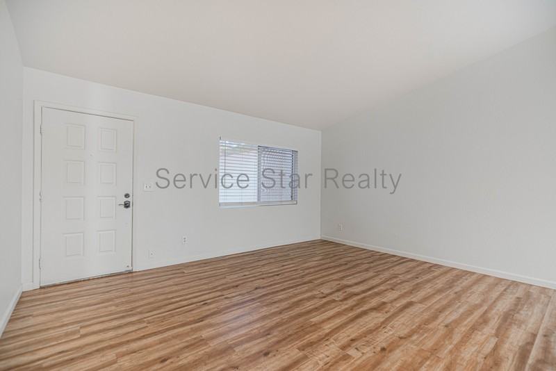 909 W Malibu Dr - Photo 4 of 21