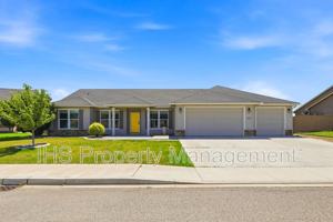 featured image of 4806 Tamarisk Dr