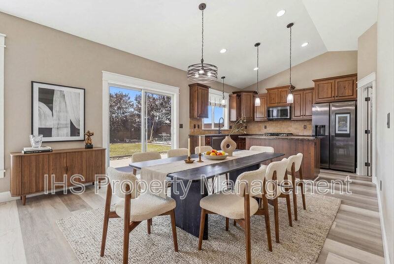 4806 Tamarisk Dr - Photo 2 of 19