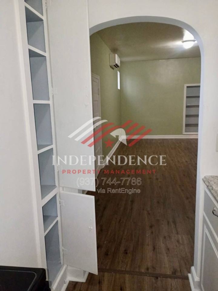 408 N Wayne St #11 - Photo 3 of 10
