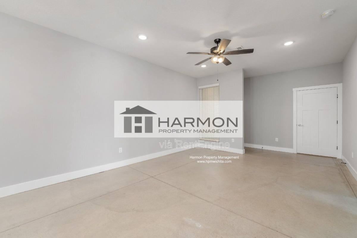 2150 S Thatcher Ct - Photo 2 of 10