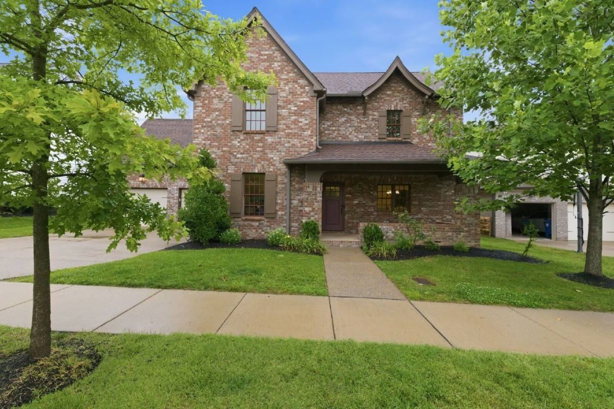 790 Fontwell Ln - Photo 2 of 10