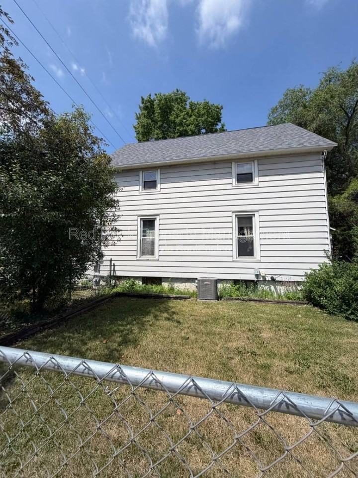 1003 Liberty Ave - Photo 3 of 10