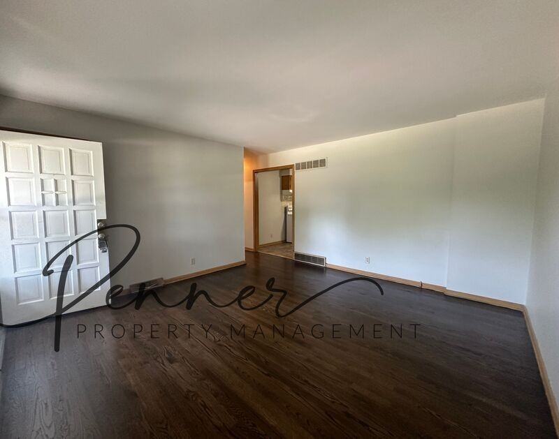 10714 E 19th St S - Photo 3 of 12